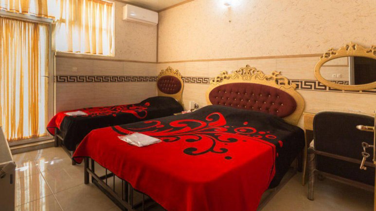 اتاق سه تخته هتل آپارتمان هخامنشیان پارتاک اصفهان